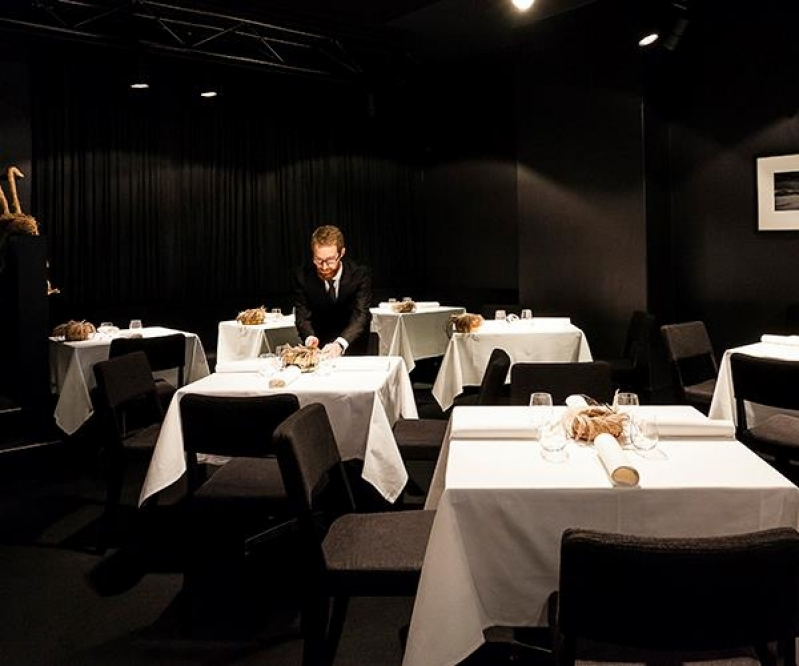 Toalha de Mesa Quadrada Cinza Chapecó - Toalha de Mesa Quadrada para Restaurante de Hotel Toalha de Mesa Quadrada Cinza Chapecó - Toalha de Mesa Quadrada para Restaurante de Hotel
